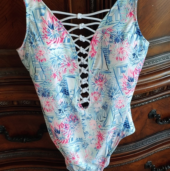 Lilly Pulitzer Other - 🌴 Lilly Pulitzer Sea to Shining Sea Lattice Suit